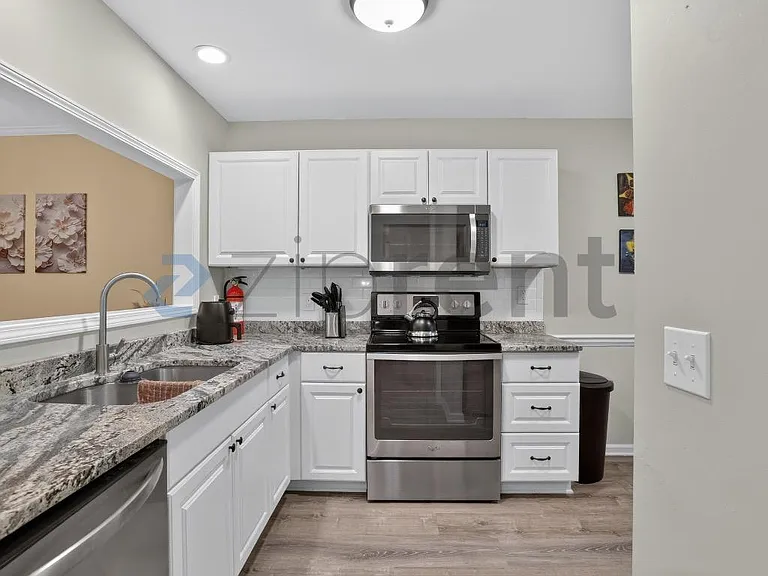 307 Hollyfax Cir — Photo 9