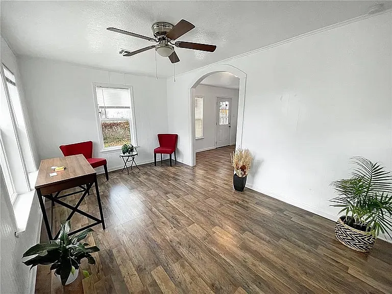 301 Davis Rd — Photo 9