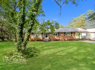 166 Hampton St, Wellford, SC 29385