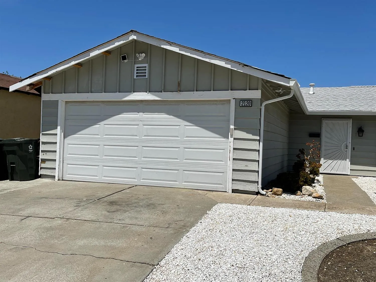 2120 Jefferson Way photo 1