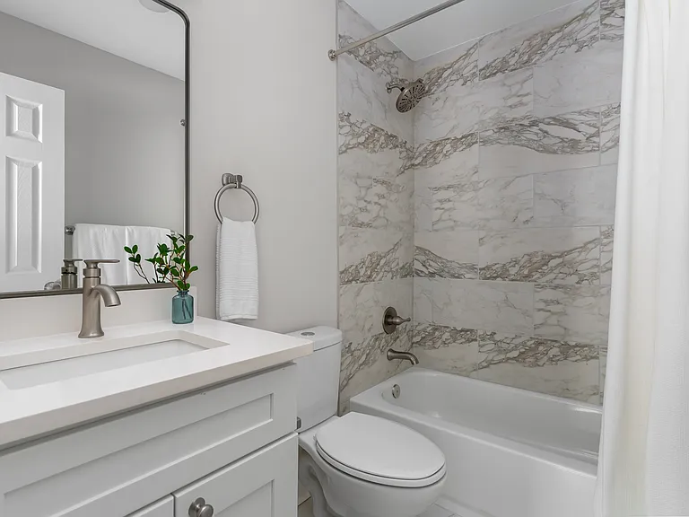 101 Rothwood Ct — Photo 3