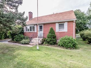 29 Peacock Dr, Meriden, CT 06451