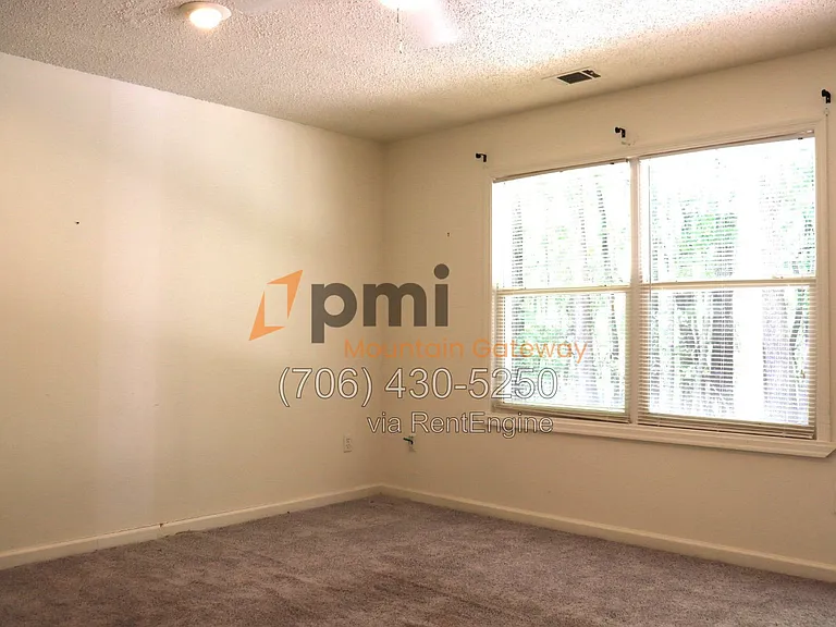 48 Primrose Dr — Photo 3