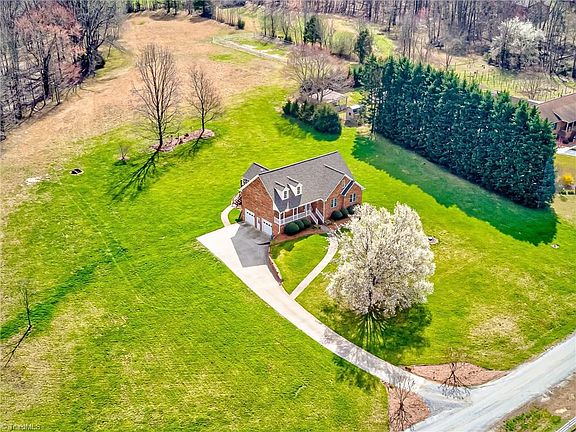 2nd image of 235 Roswell Dr