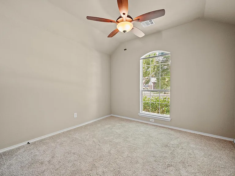 4617 Kingsway Ln — Photo 13