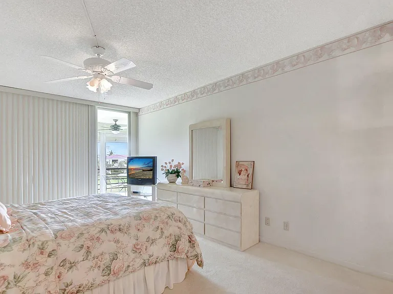 23099 Barwood Ln N #306 — Photo 48