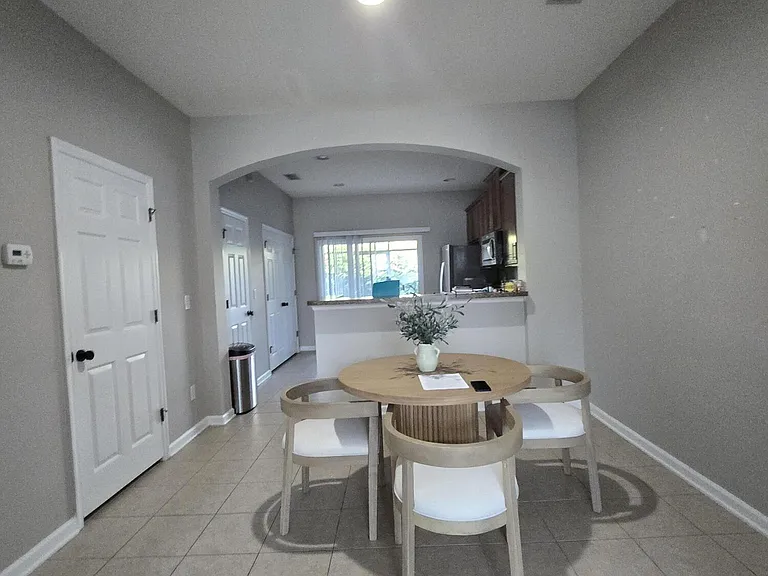13035 Sunset Lake Dr — Photo 4