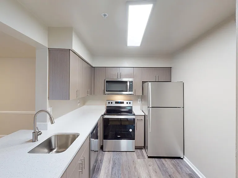 Canterbury Apartments — Photo 44
