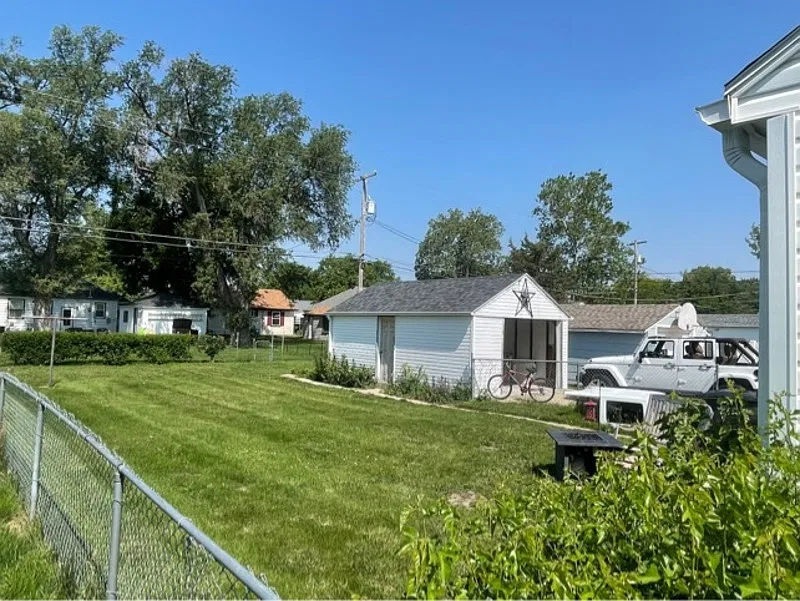 3 bed, 1.0 bath, 982 sqft, $1,650 — Photo 3