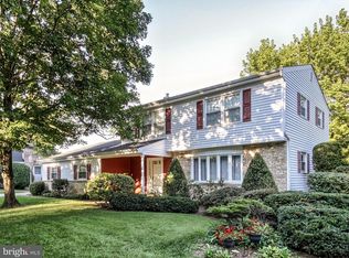 430 Lamp Post Ln, Camp Hill, PA 17011