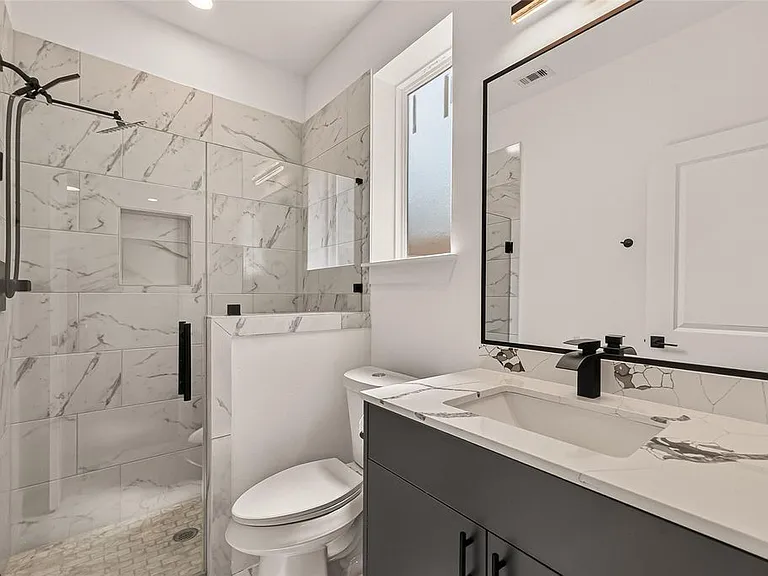 2711 Dennis St — Photo 12