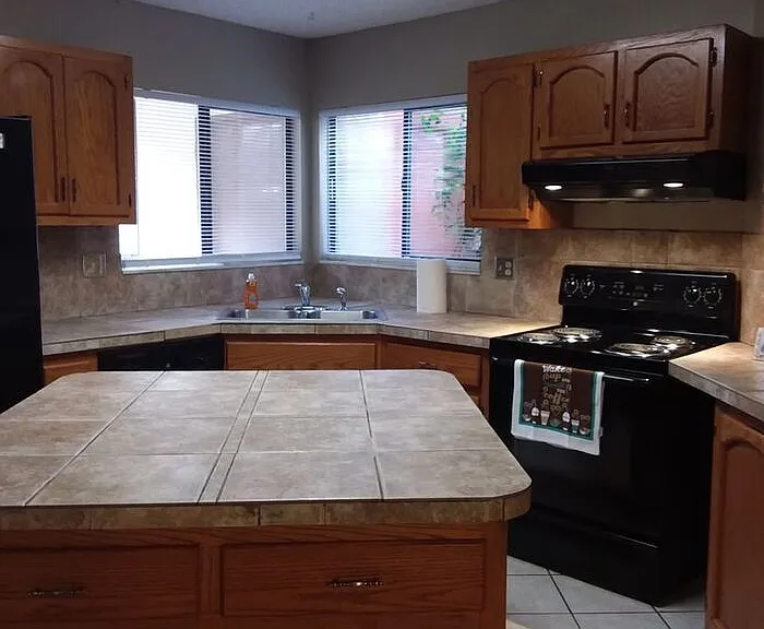 10041 Romaine Cir N — Photo 10