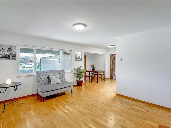 4th image of 785 Encino Dr