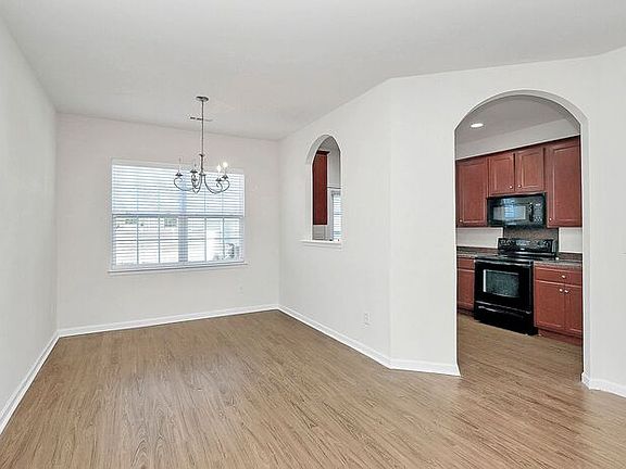 4th image of 13422 Erwin Rd