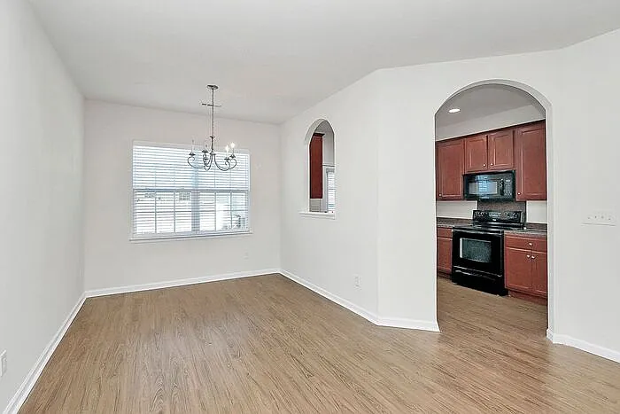 13422 Erwin Rd — Photo 4