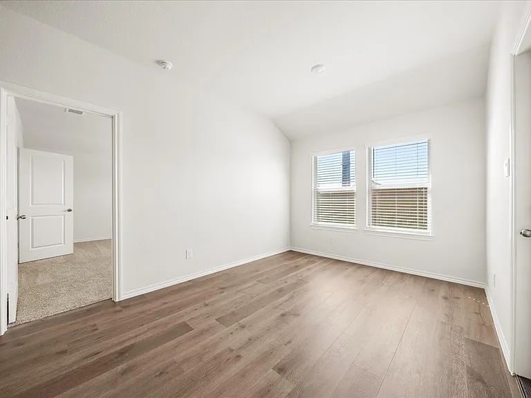 1532 Skyline Dr — Photo 10