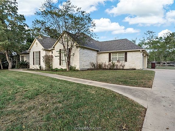 2nd image of 11077 Lakefront Dr
