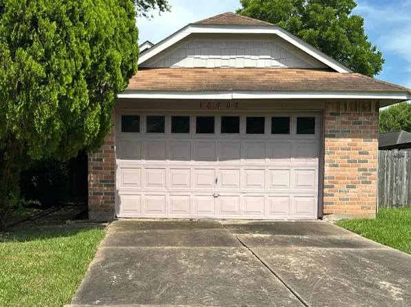 10707 Garden Place Dr, Sugar Land, TX 77498