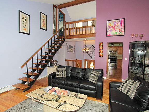 5th image of 25 Hilltop Dr