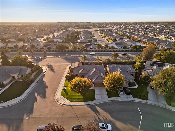 4th image of 6911 Catalina Creek Way