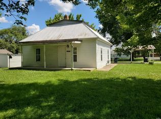 678 W Lincoln St, Hawk Point, MO 63349