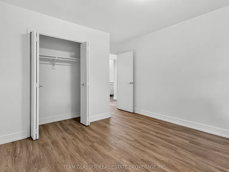 735 Wonderland Rd S #302 — Photo 18