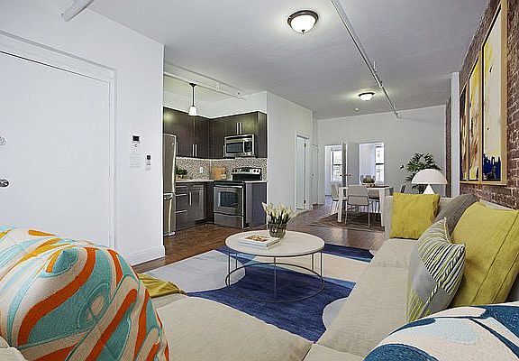3rd image of 147 Grand St #5W