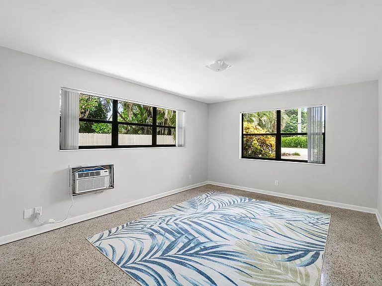 5615 N Ocean Blvd #10 — Photo 10