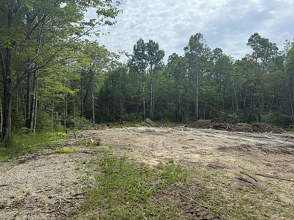 4th image of 322 Surry Road