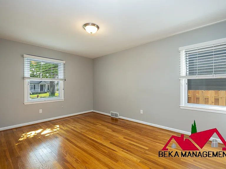 901 N Gainsborough Ave — Photo 12