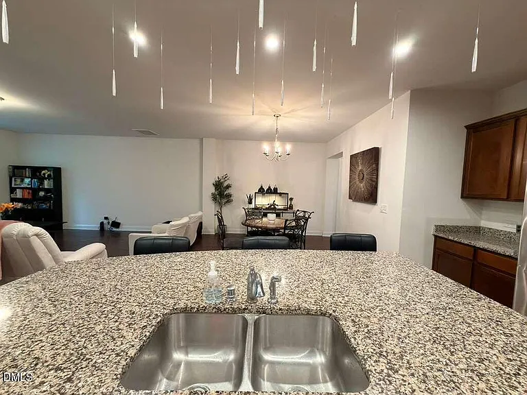 735 Lampwick Ln — Photo 14