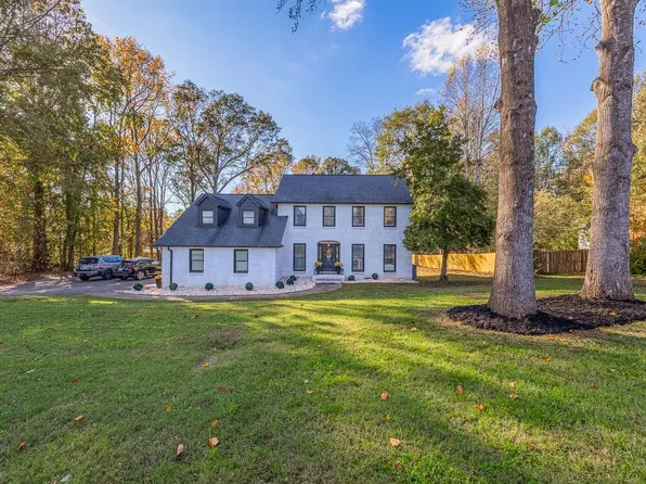 204 Thornhill Dr, Spartanburg, SC 29301