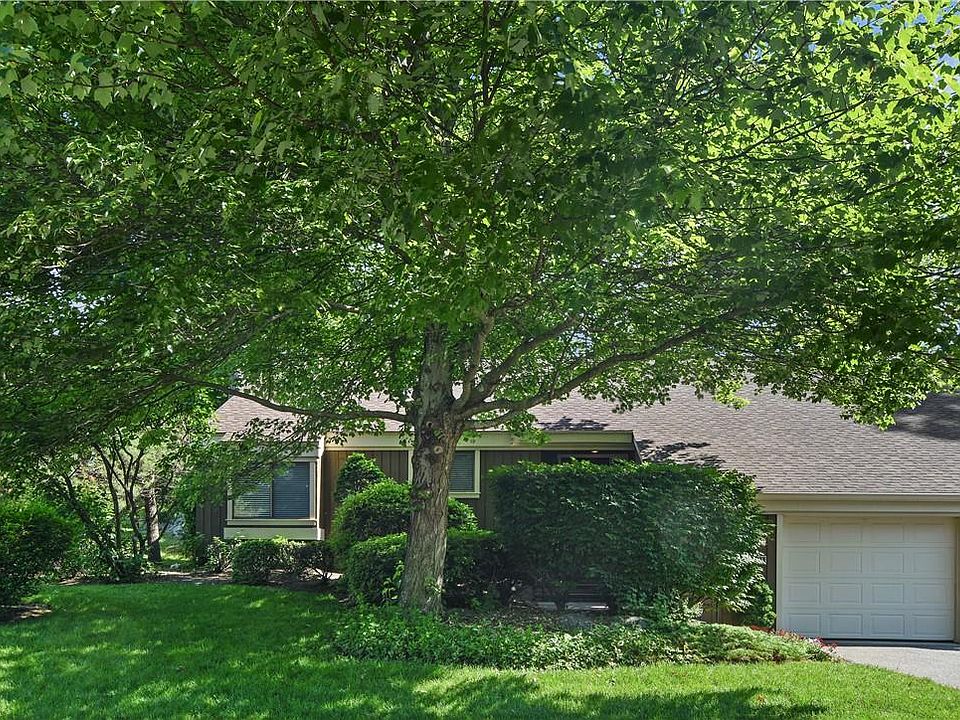 1st image of 579 Heritage Hills #A