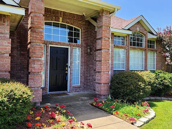 3rd image of 528 Shannon Dr