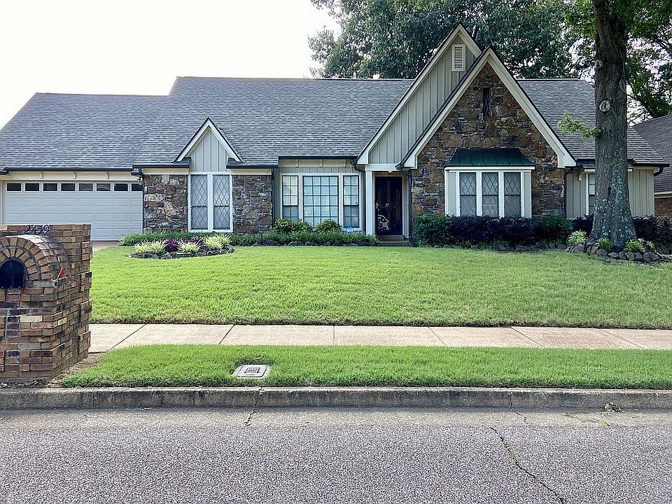1st image of 2459 Fairway Oaks Dr