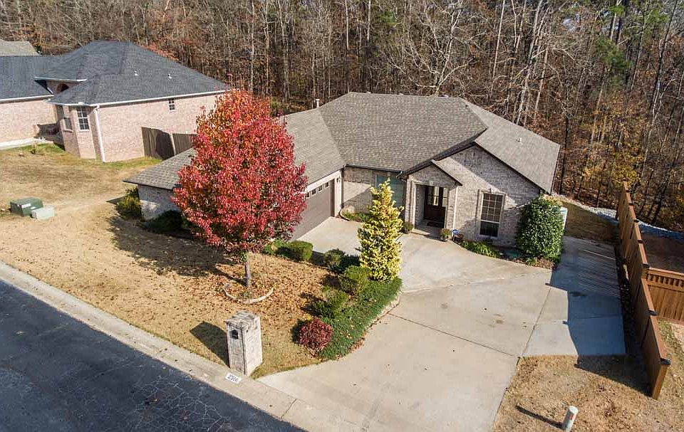 1st image of 2514 Twin Oaks Ct