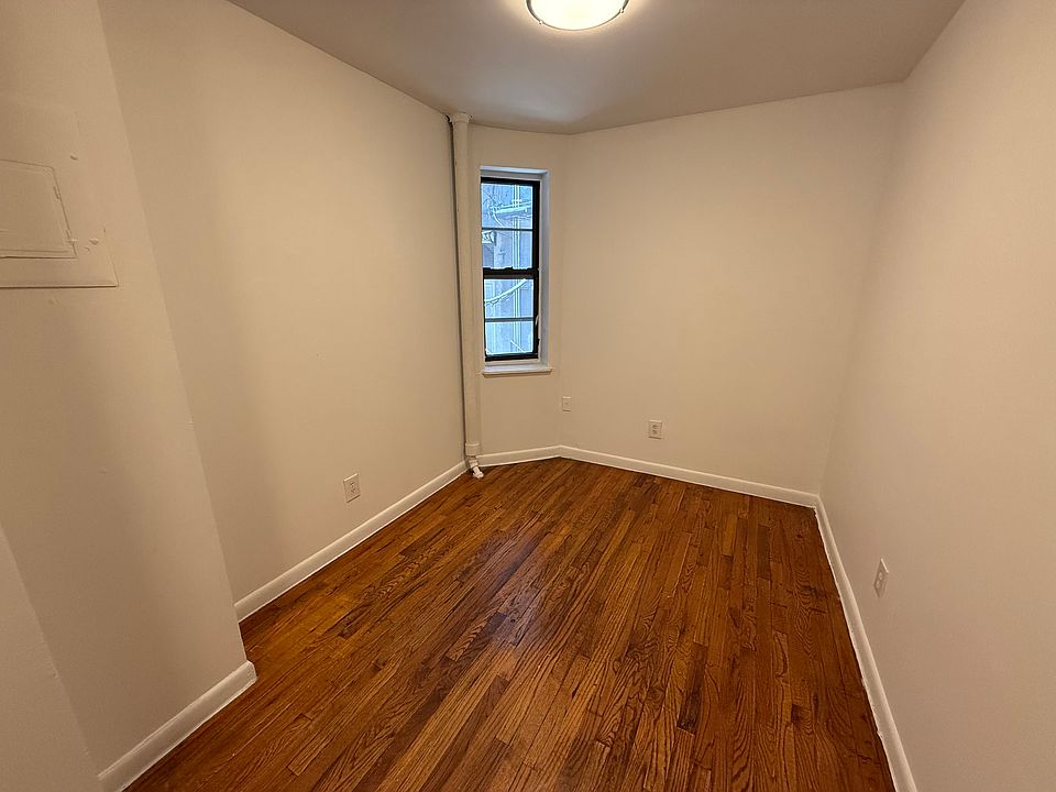 1st image of 160 Orchard St APT 1R