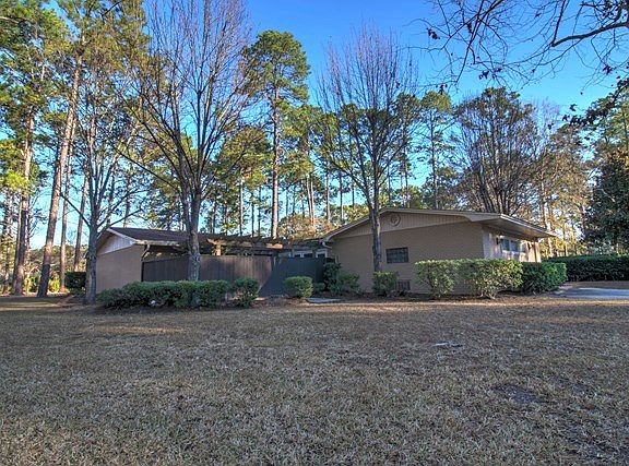 2201 Azalea Drive - Half Acre Corner Lot