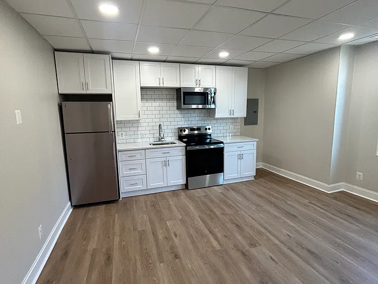 1130 Light St #5 — Photo 2