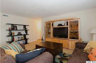3rd image of 1354 Villa Way Unit F