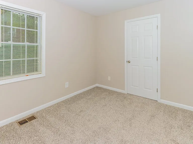 1308 Greenbriar Dr — Photo 13