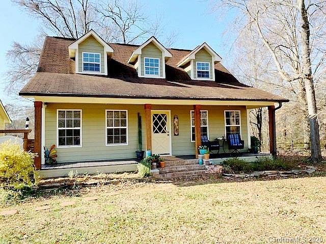 1st image of 216 Moore Dr