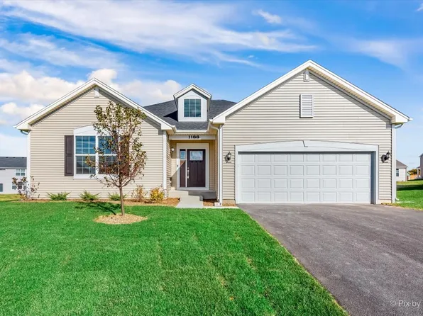 101 Prairie St E, Hinckley, IL 60520