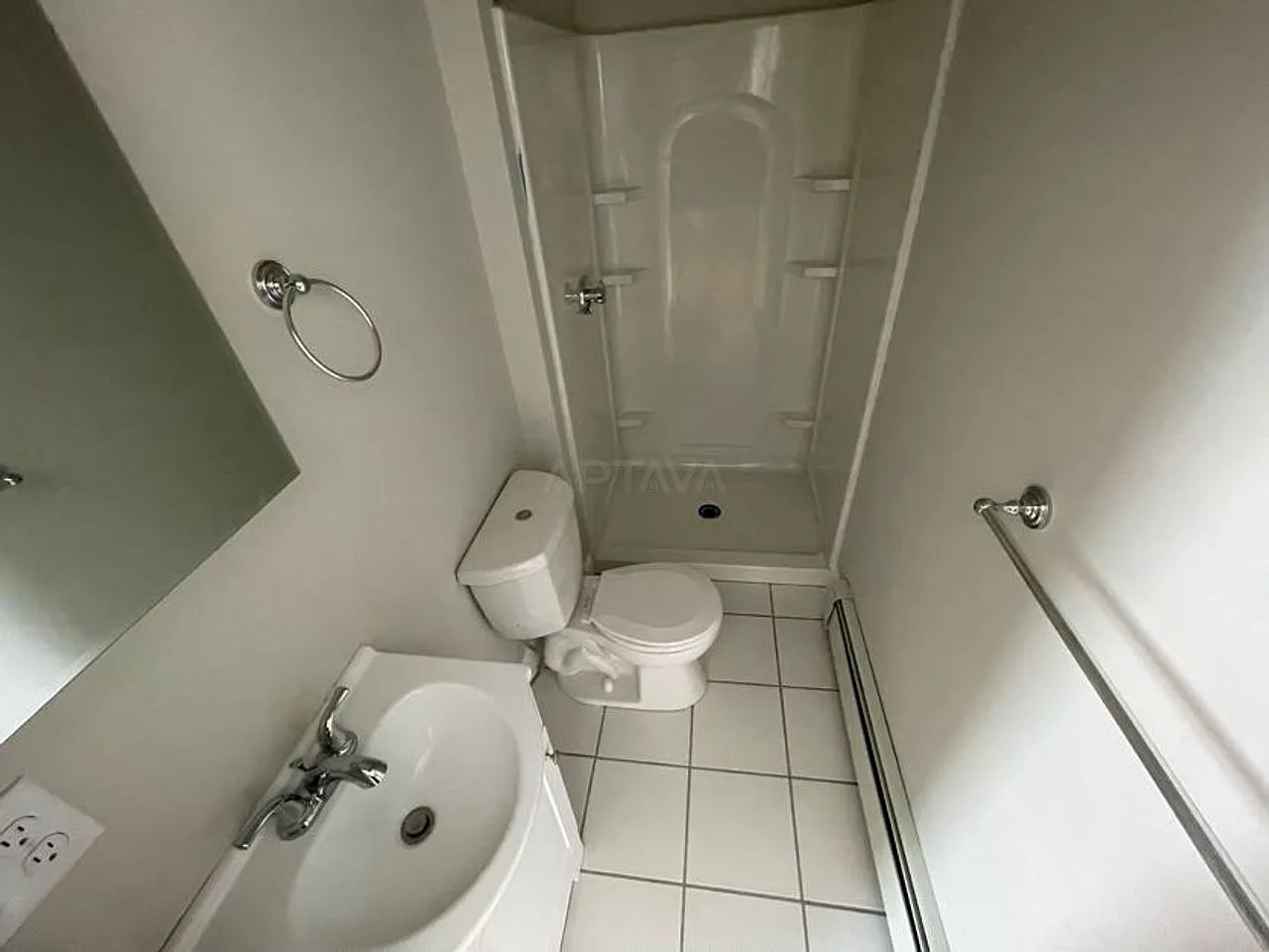 Inman Square / Kirkland/Harvard / Union Square area, 4 bedroom, 2 bathroom apartment — Photo 3
