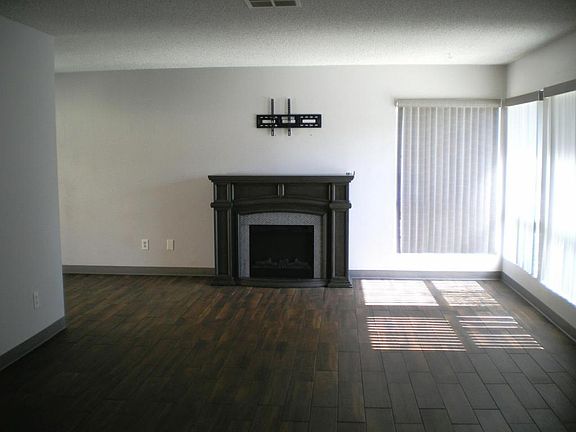 5th image of 626 Ironwood St