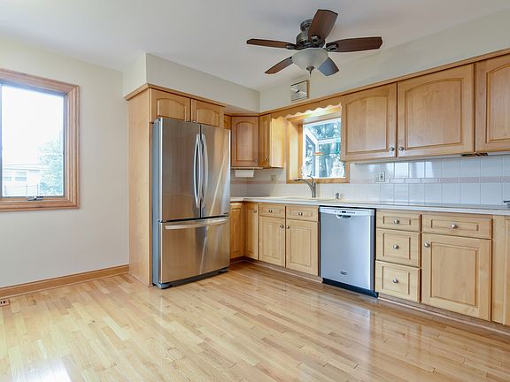 5th image of 8422 W Amelia Dr
