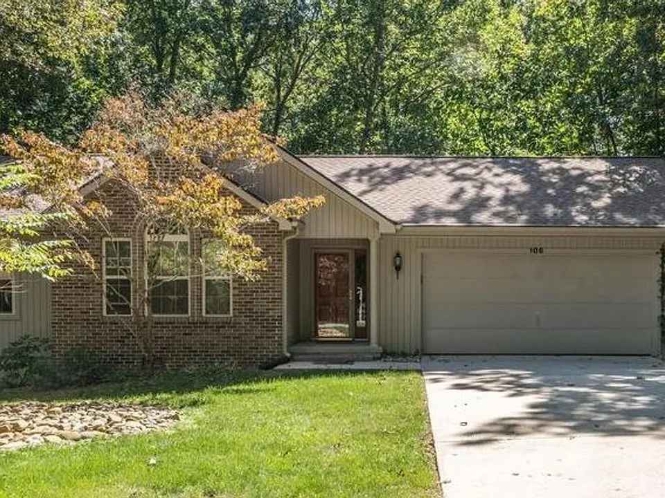 106 Burrough Ln
