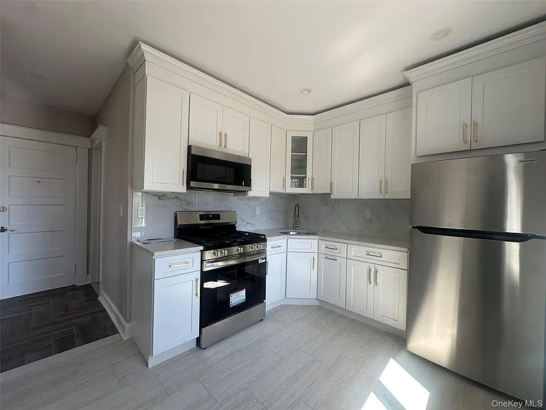 55 Sea Cliff Ave — Photo 5