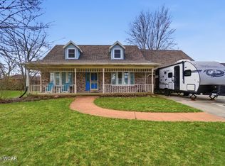 1103 Poppy Dr, Wapakoneta, OH 45895