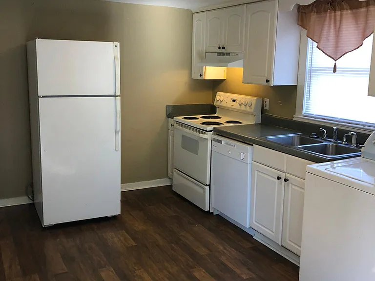 116 Beechwood Ave — Photo 2